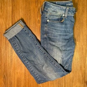 AMERICAN EAGLE JEANS